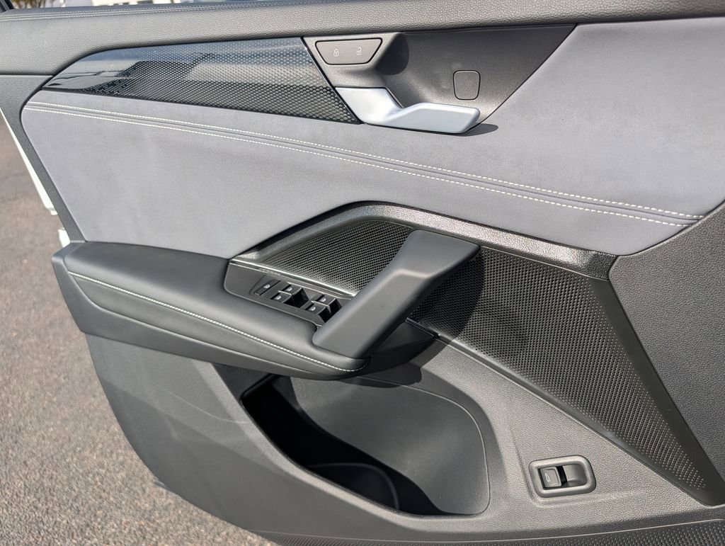 New 2026 Volkswagen Tiguan SE image 19