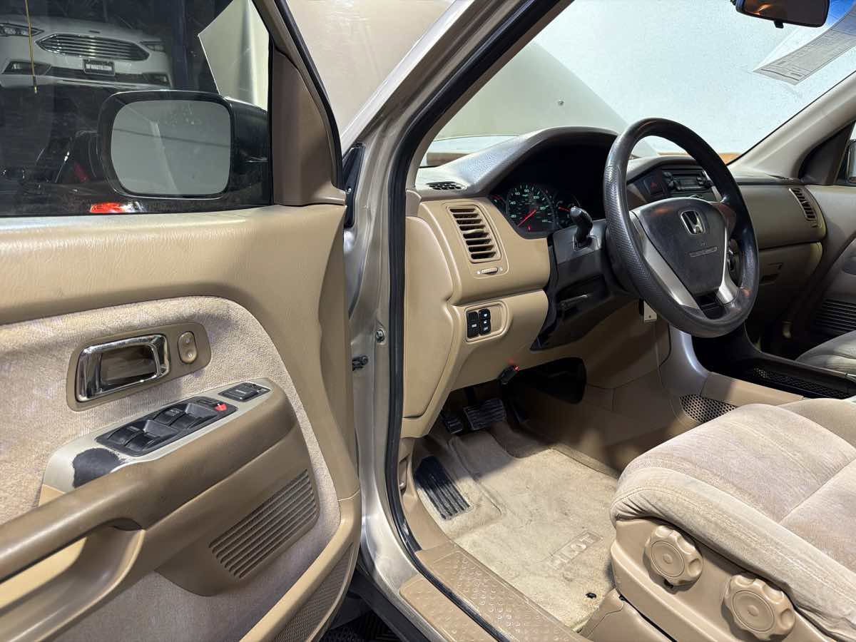 Used 2004 Honda Pilot LX image 16