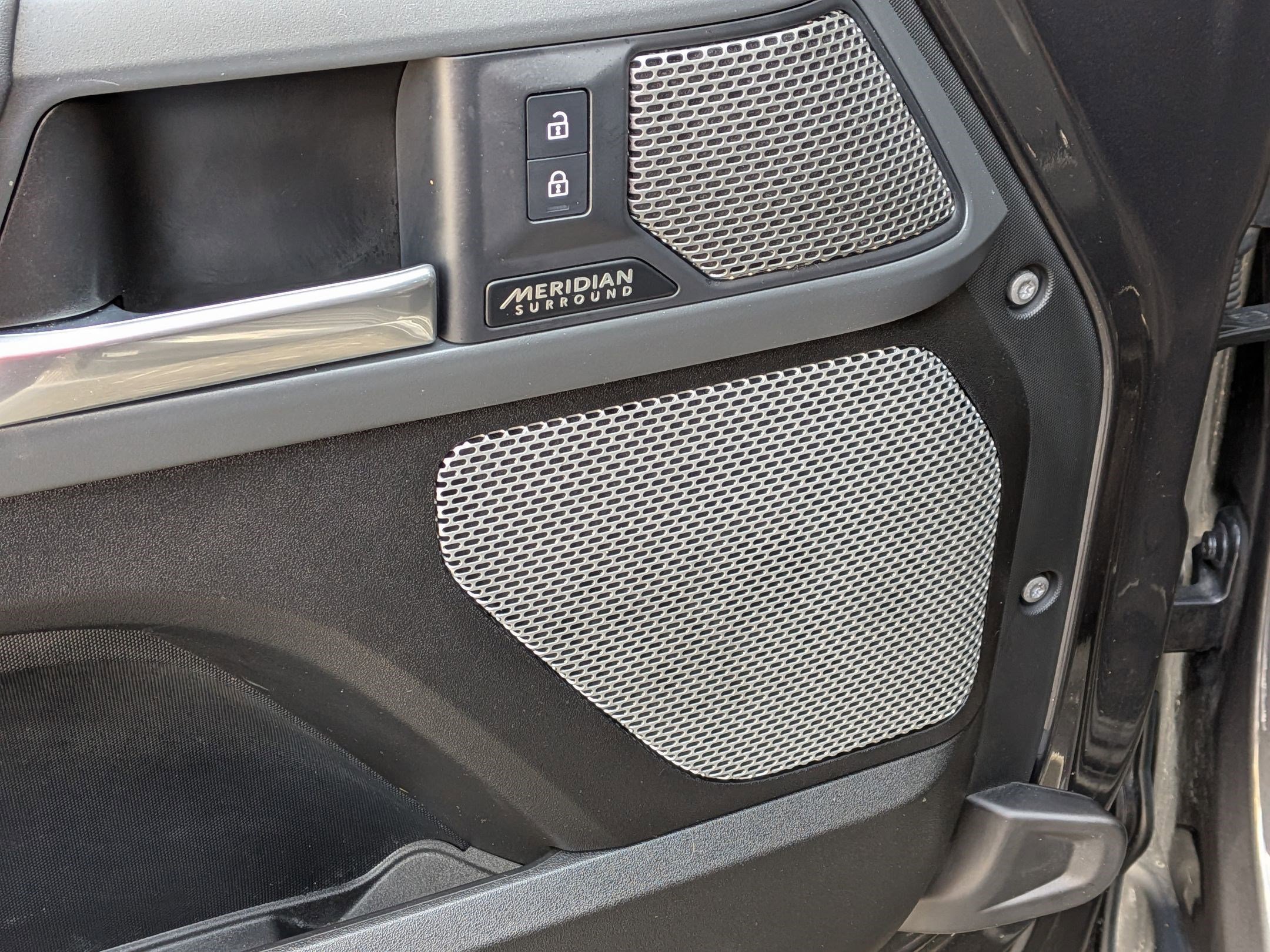 Used 2023 Land Rover Defender 130 X image 13