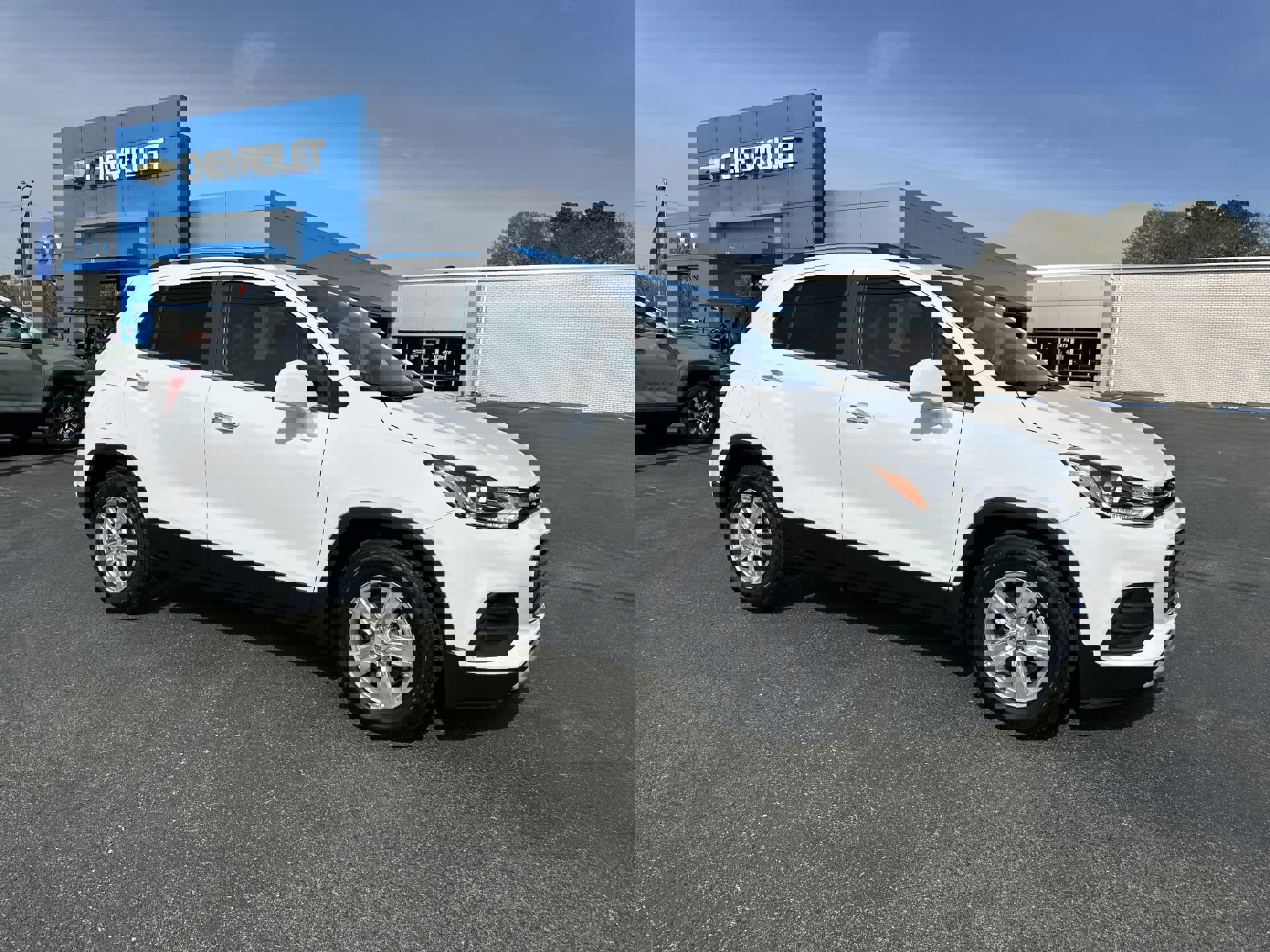 Used 2020 Chevrolet Trax LT w/ LT Convenience Package FWD image 1