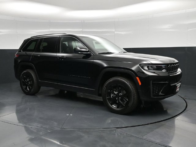 New 2026 Jeep Grand Cherokee Altitude AWD/4WD image 3