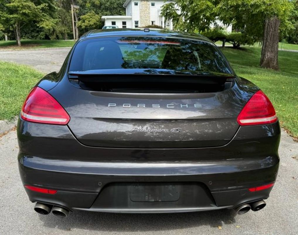 Used 2015 Porsche Panamera 4S image 8