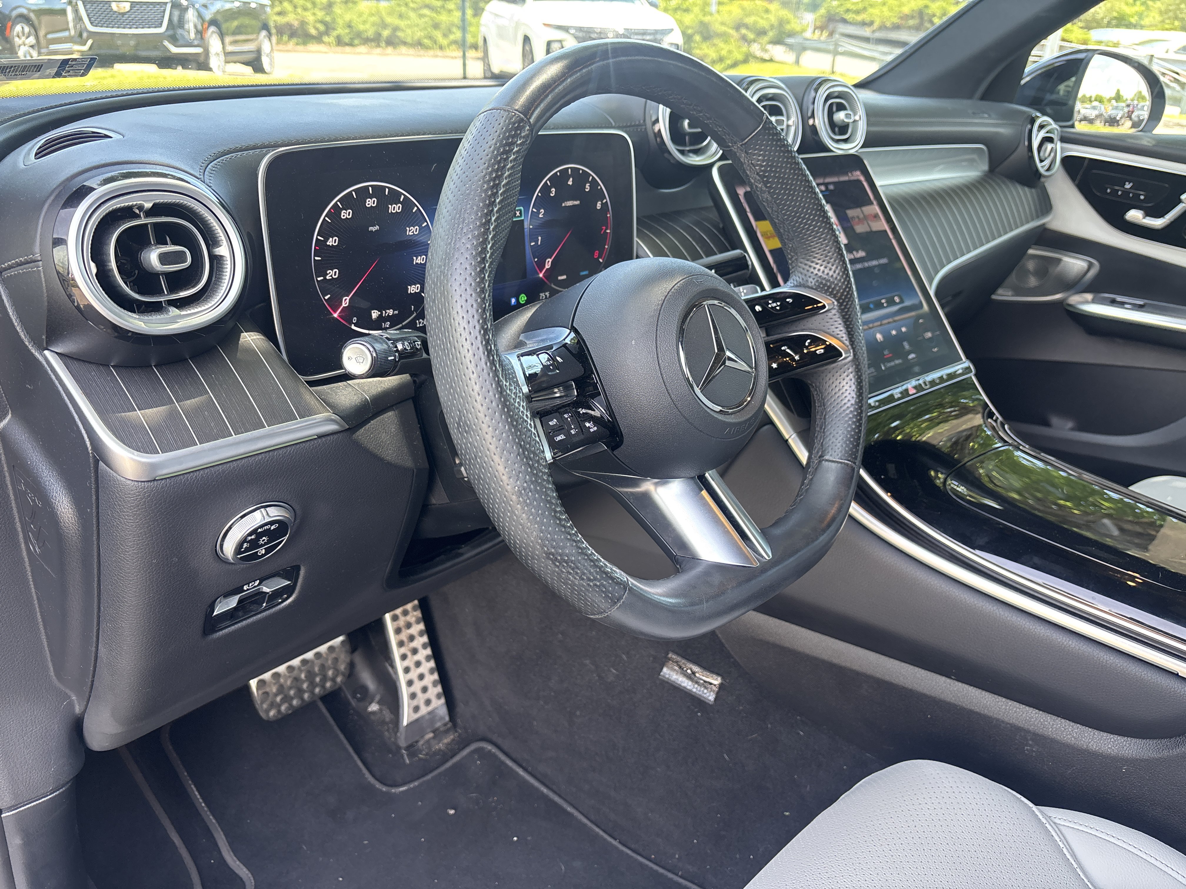 Used 2023 Mercedes-Benz GLC 300 4MATIC image 23