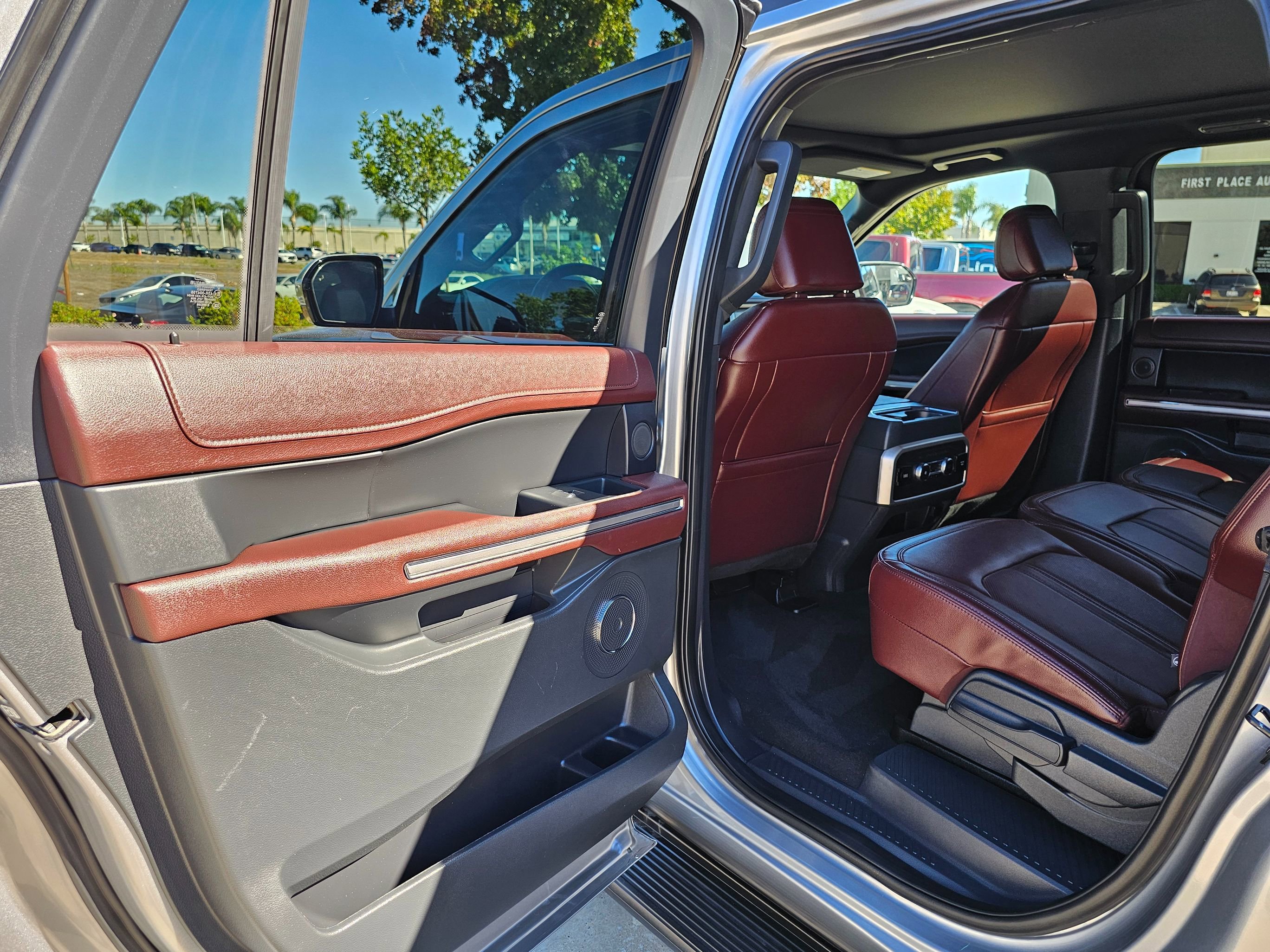 Used 2024 Ford Expedition Max Limited AWD/4WD image 18