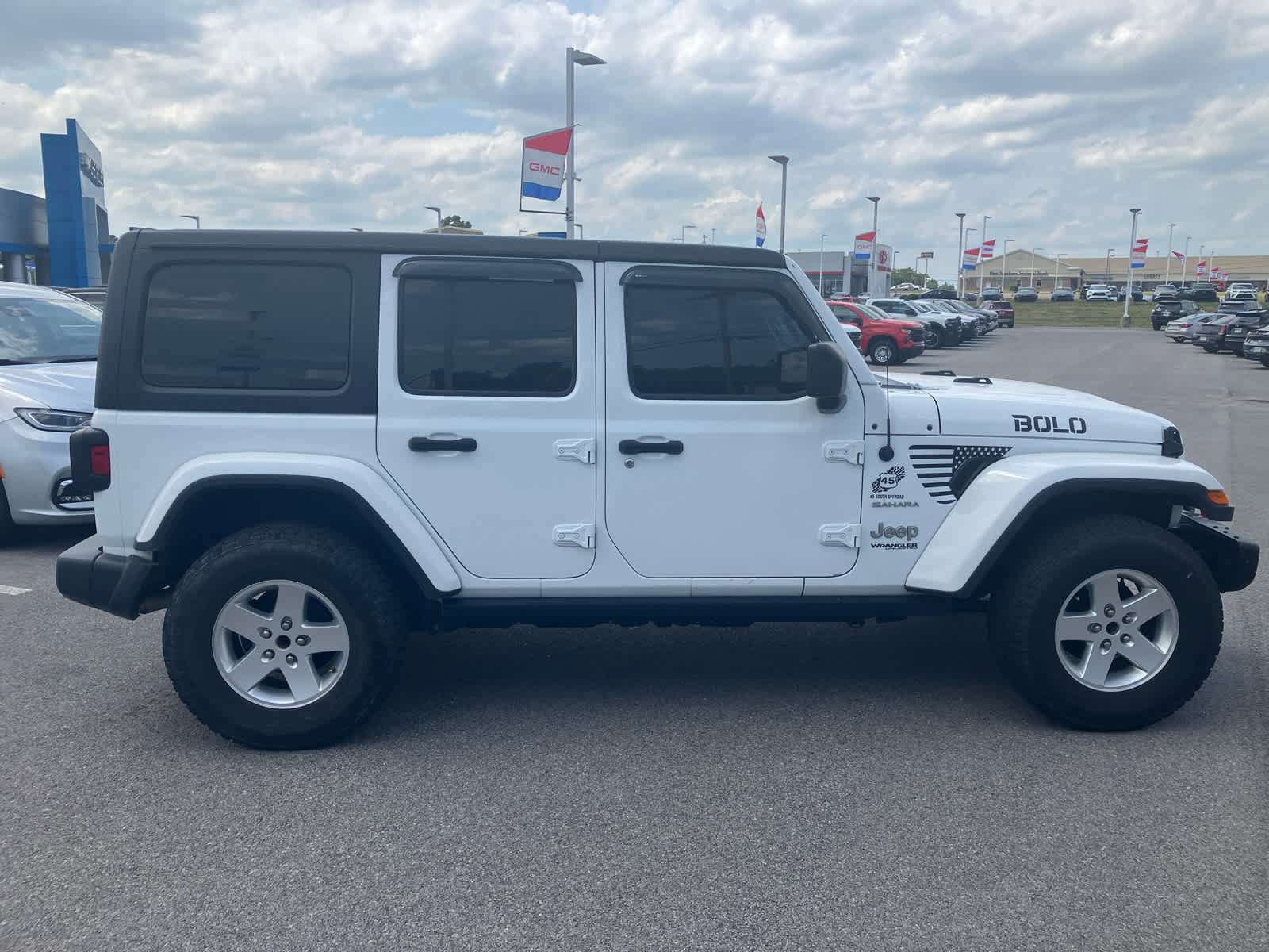 Used 2020 Jeep Wrangler Unlimited Sahara AWD/4WD image 8
