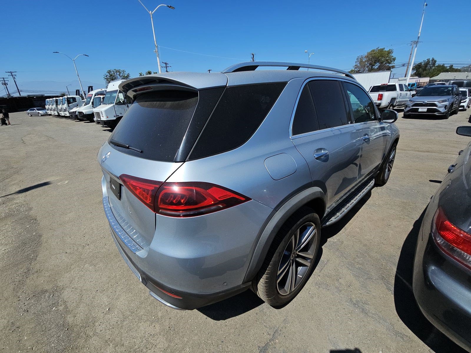 Used 2022 Mercedes-Benz GLE 350 w/ Premium Package image 6
