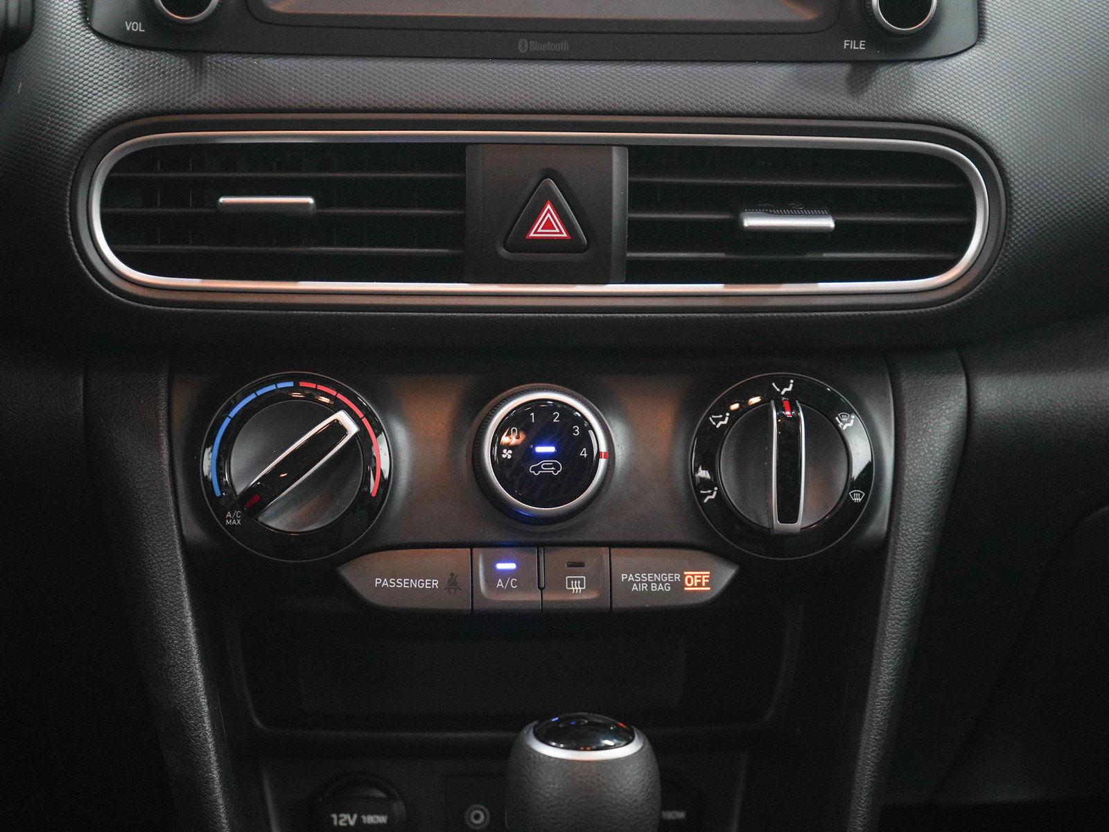 Used 2018 Hyundai Kona SE AWD/4WD image 18