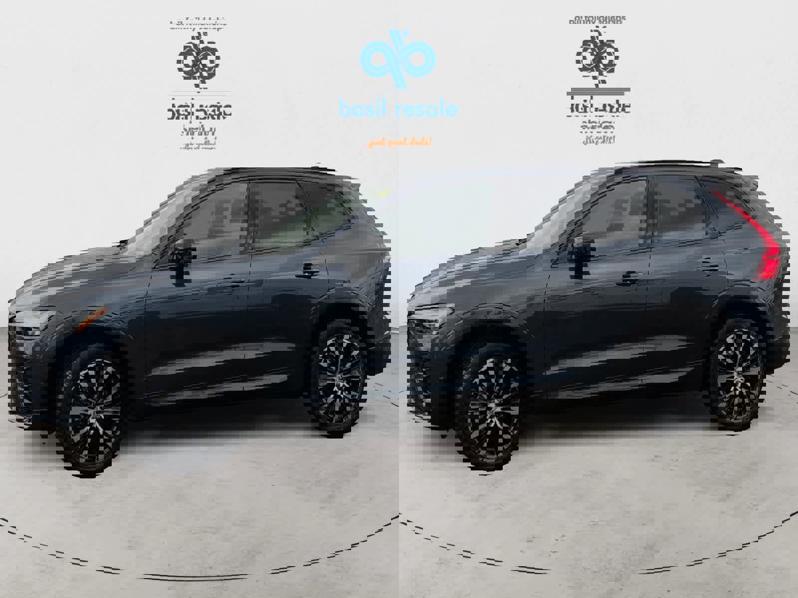 Used 2025 Volvo XC60 B5 Plus image 3