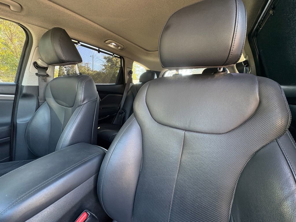 Used 2019 Hyundai Santa Fe Limited image 18