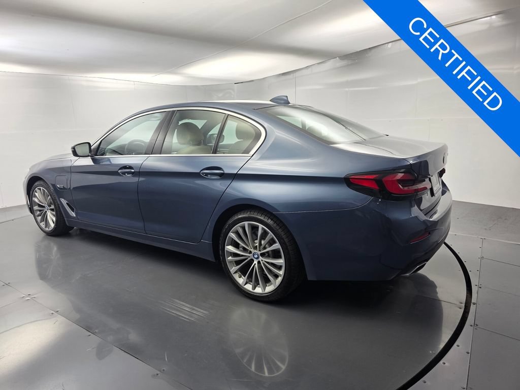 Used 2023 BMW 530e w/ Premium Package RWD image 6