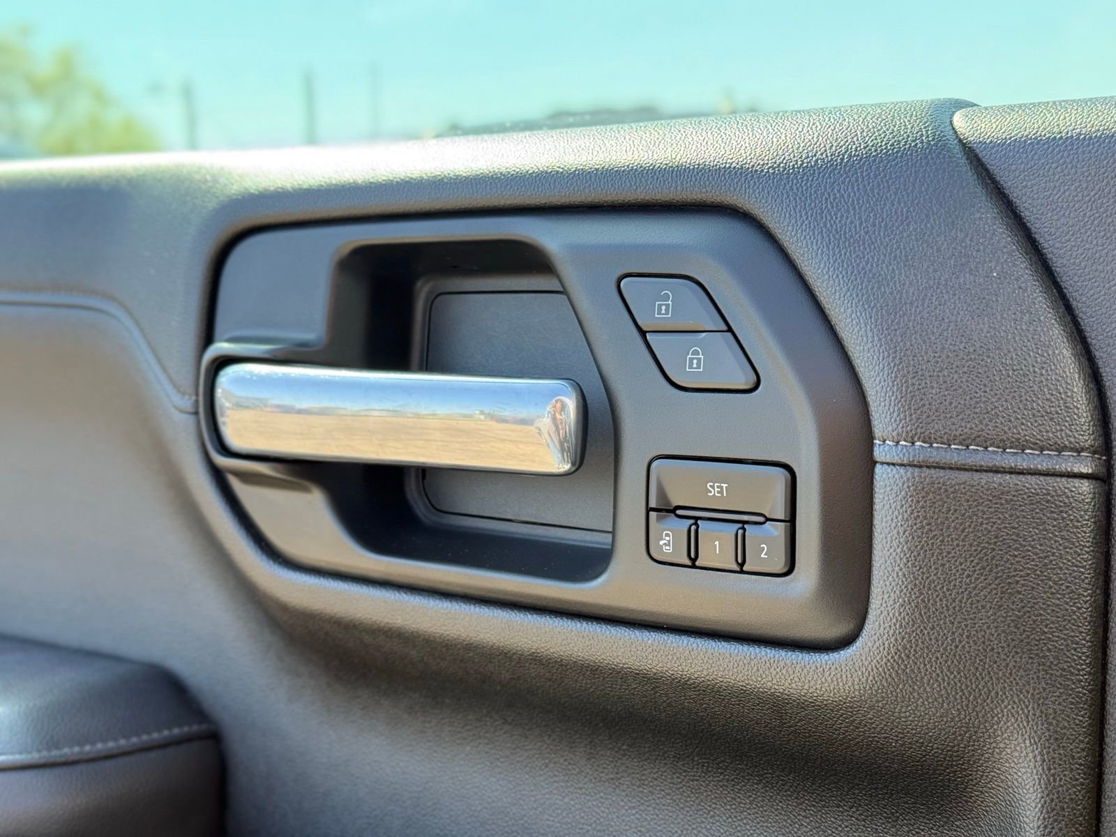 Used 2020 Chevrolet Silverado 1500 LTZ w/ LTZ Plus Package image 13