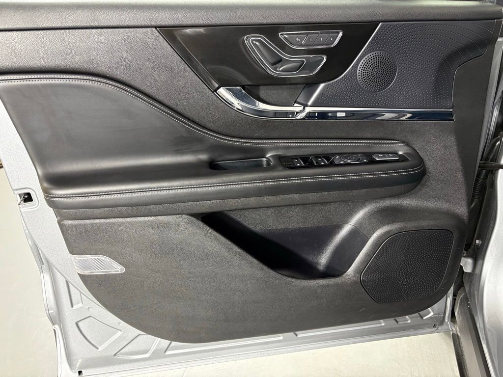 Used 2024 Lincoln Corsair Reserve w/ Equipment Group 201A image 15