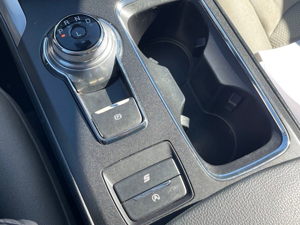 Used 2020 Ford Fusion SE image 12
