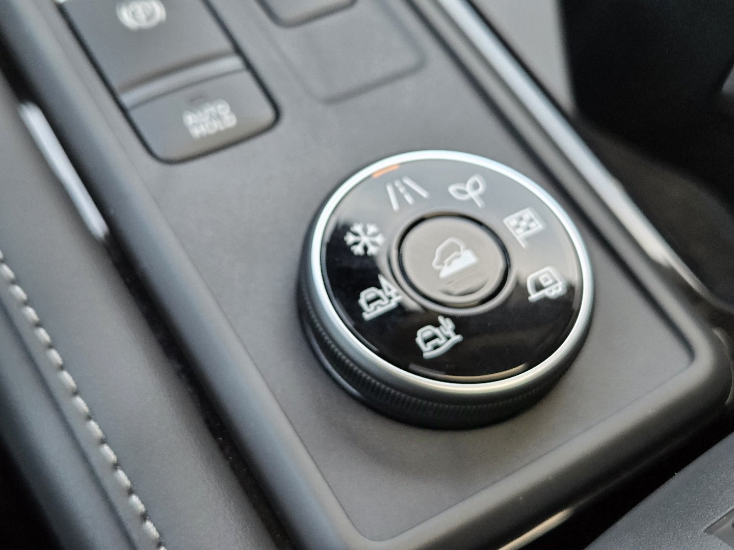 New 2026 Nissan Pathfinder SL AWD/4WD image 37