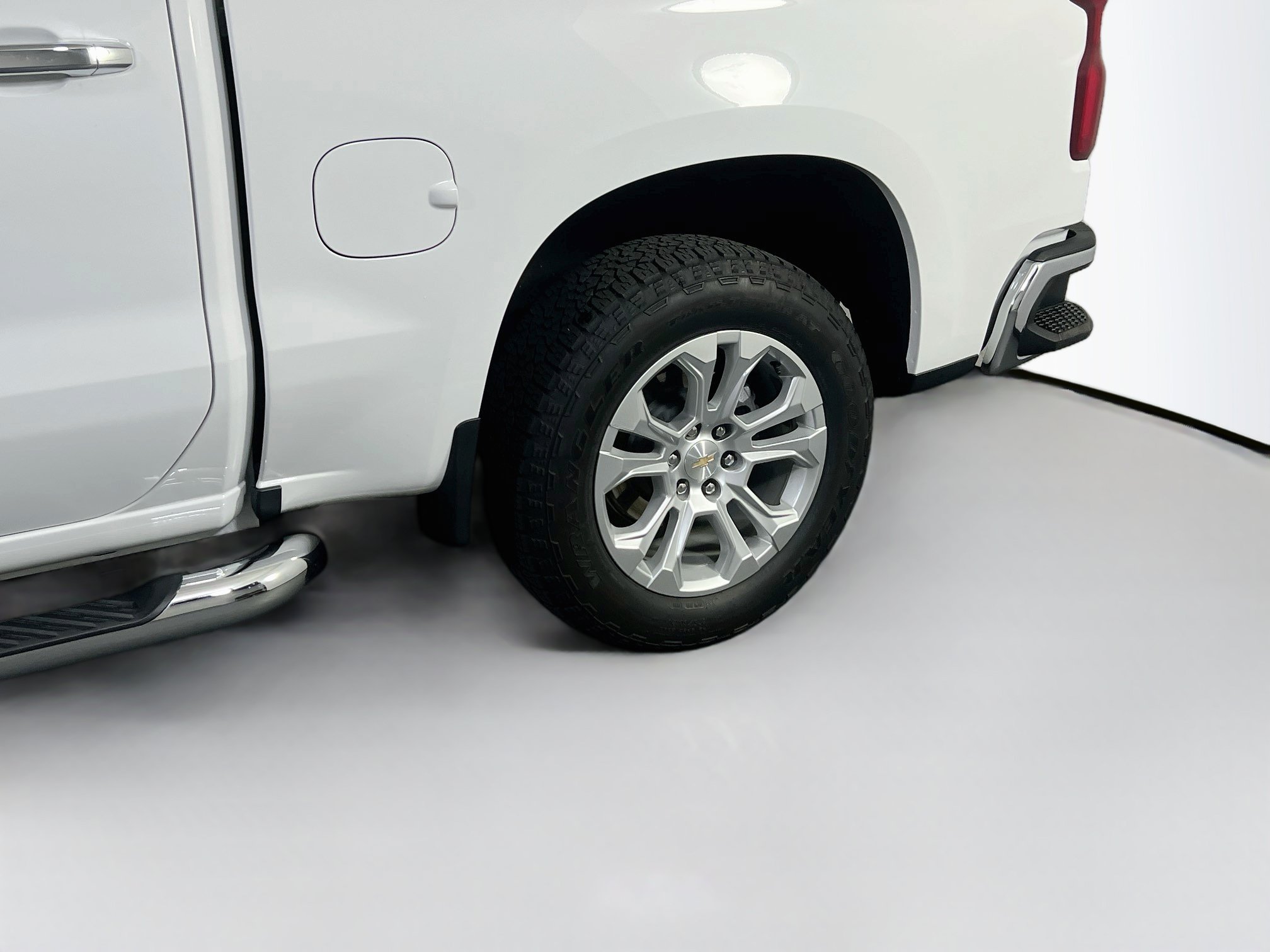 Used 2024 Chevrolet Silverado 1500 LTZ AWD/4WD image 30