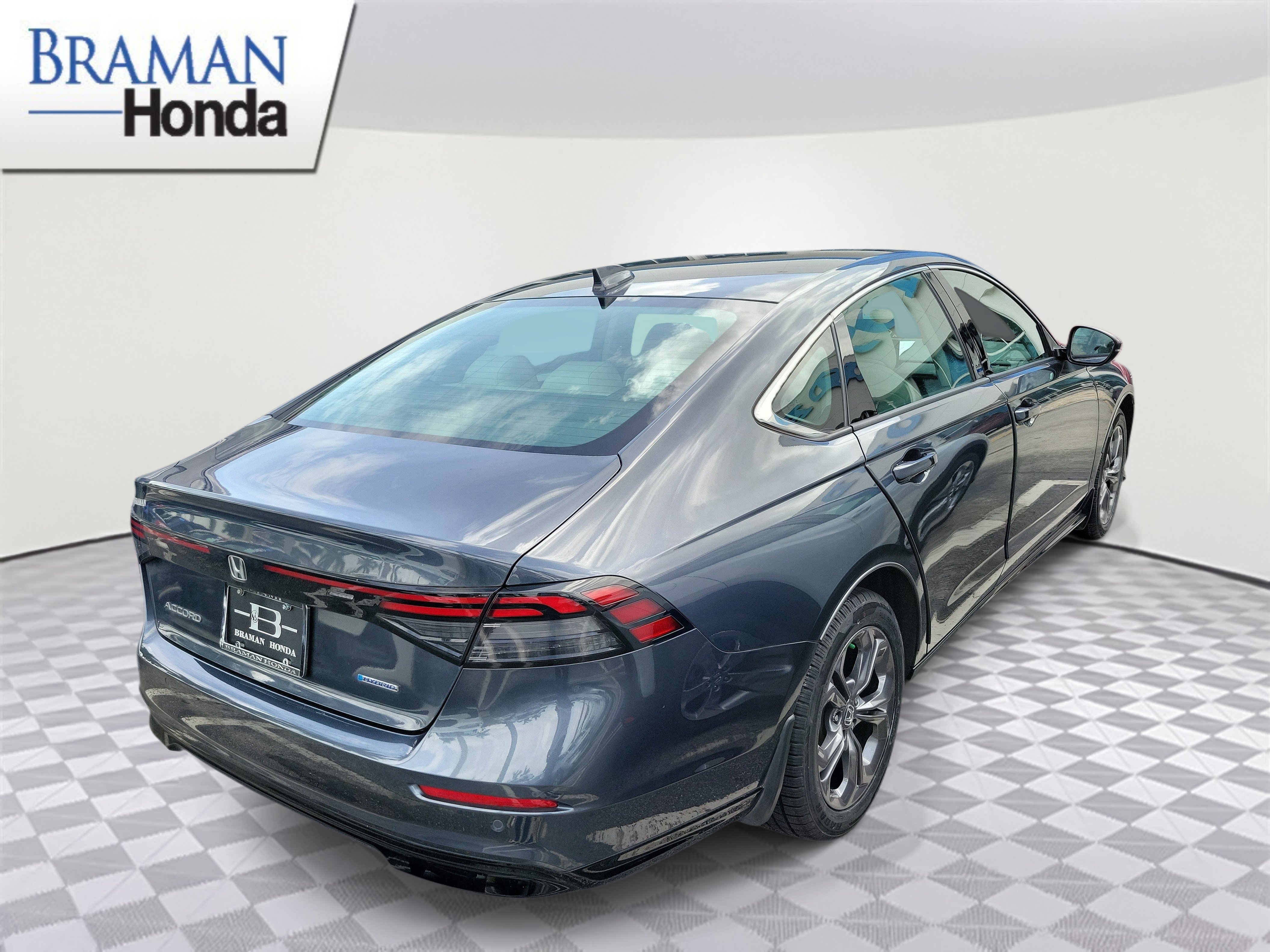 Used 2024 Honda Accord EX-L image 4
