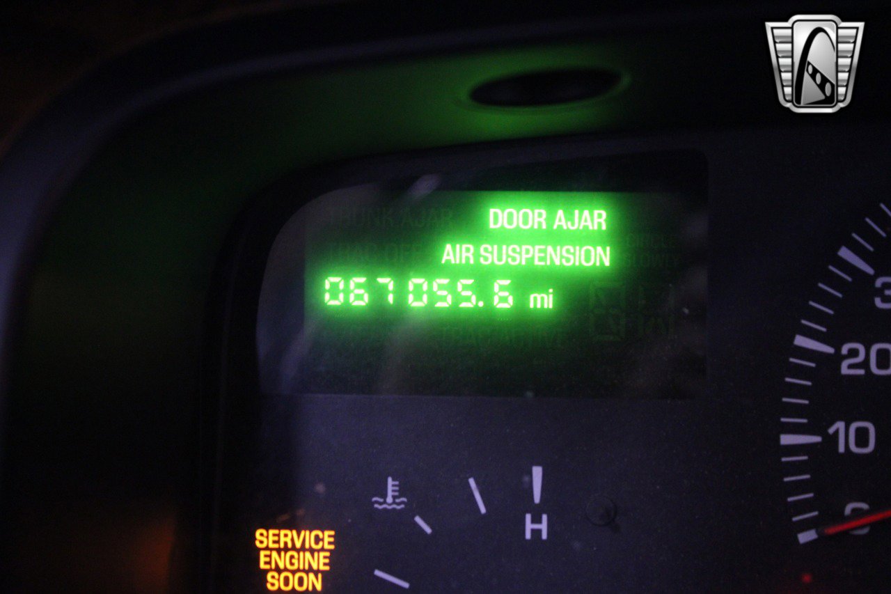 Used 2001 Lincoln Town Car Executive image 23