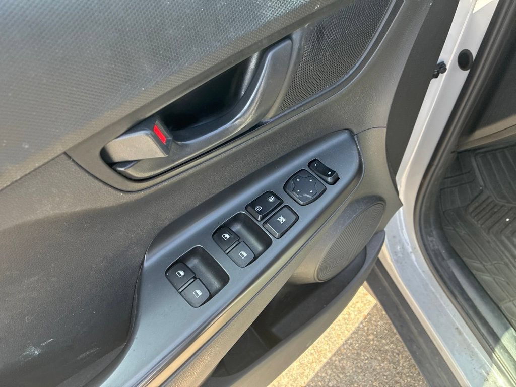 Used 2022 Hyundai Kona SEL FWD image 18