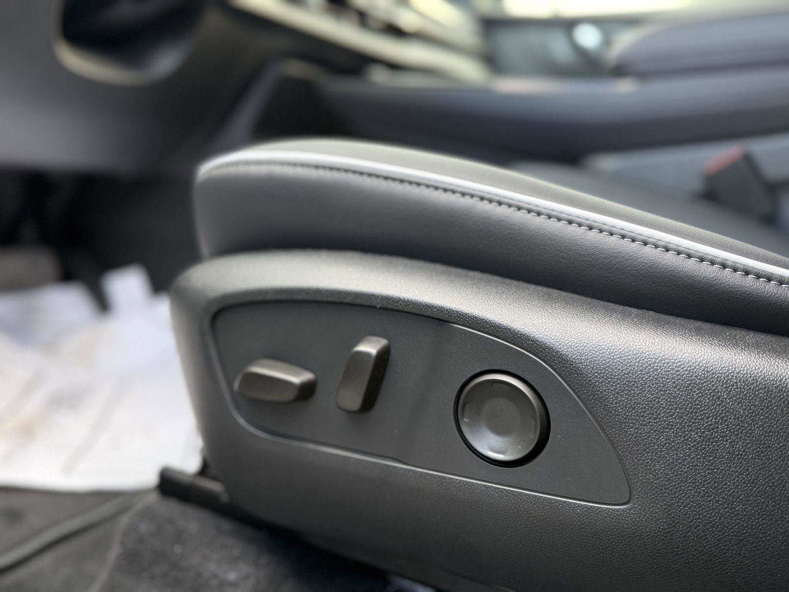 New 2026 Buick Enclave Sport Touring w/ Power Package image 16