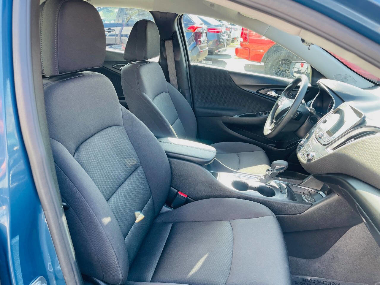 Used 2024 Chevrolet Malibu LT image 24