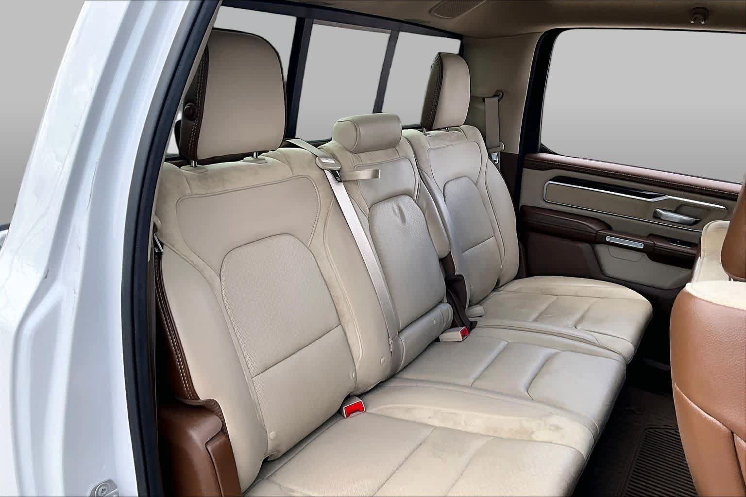 Used 2019 RAM 1500 Laramie AWD/4WD image 17
