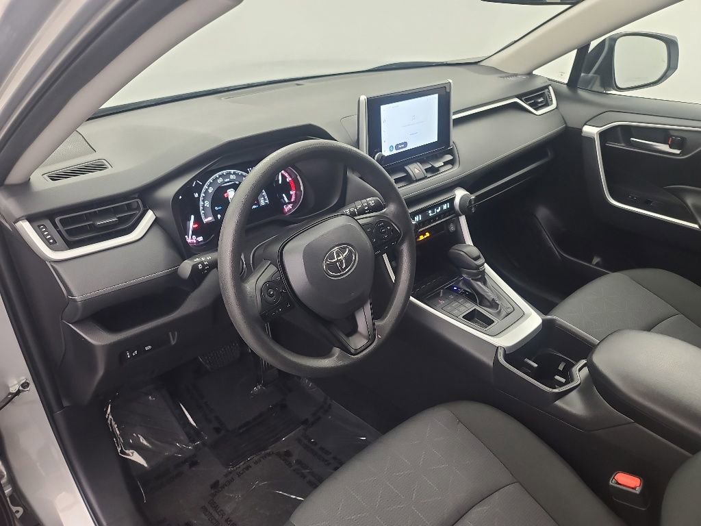 Used 2025 Toyota RAV4 XLE AWD/4WD image 24