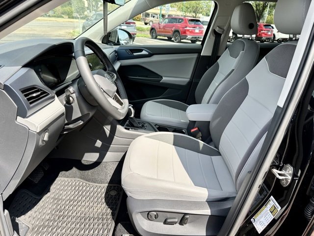 New 2024 Volkswagen Taos SE image 11
