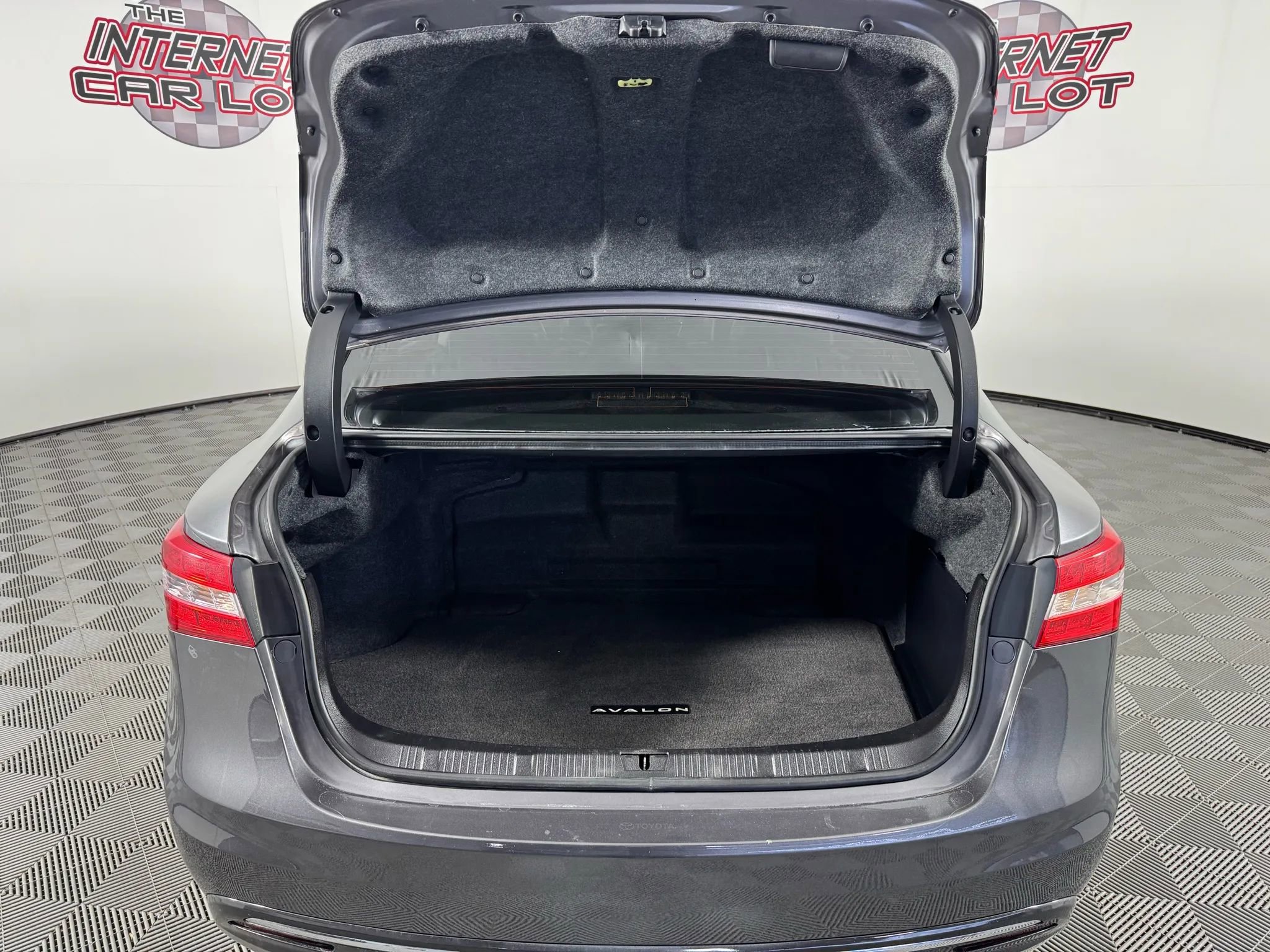 Used 2013 Toyota Avalon Limited image 28