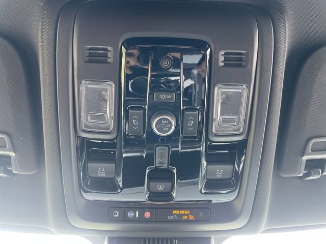 New 2026 Chevrolet Suburban RST w/ RST Capability Package AWD/4WD image 18