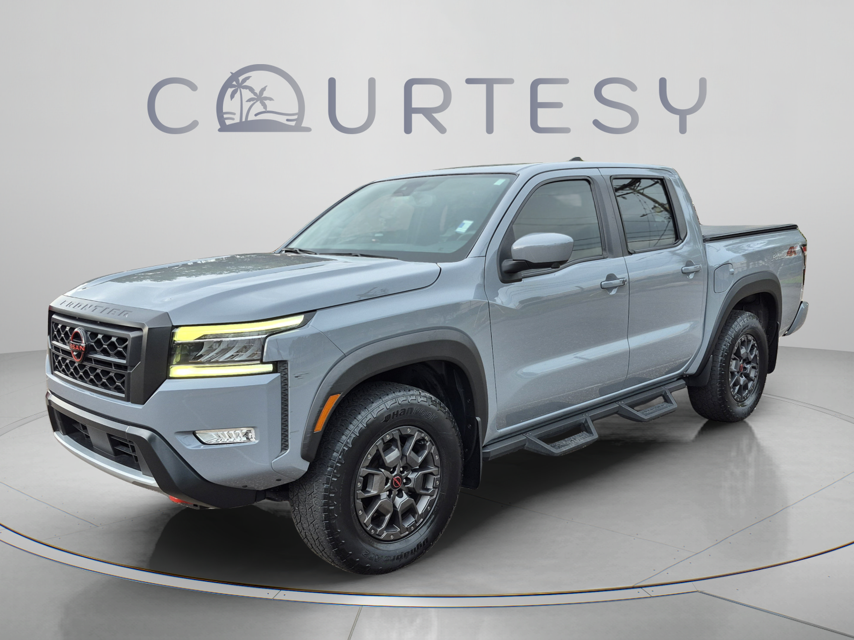Certified 2022 Nissan Frontier PRO-4X w/ Pro-4X Premium Package AWD/4WD image 1