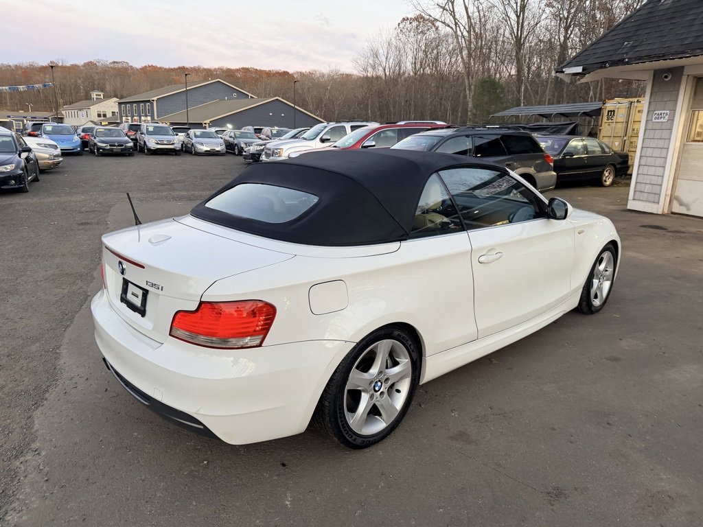 Used 2011 BMW 135i Convertible image 5