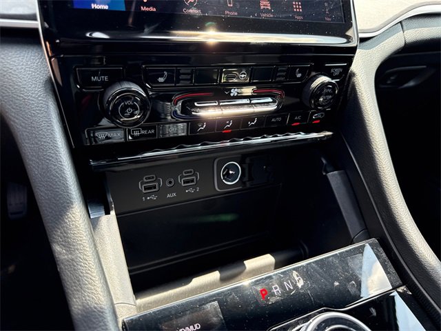 New 2025 Jeep Grand Cherokee Limited w/ Black Appearance Package image 22