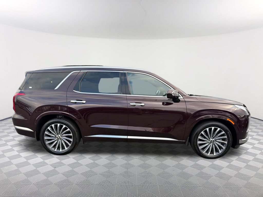 Used 2025 Hyundai Palisade Calligraphy FWD image 4
