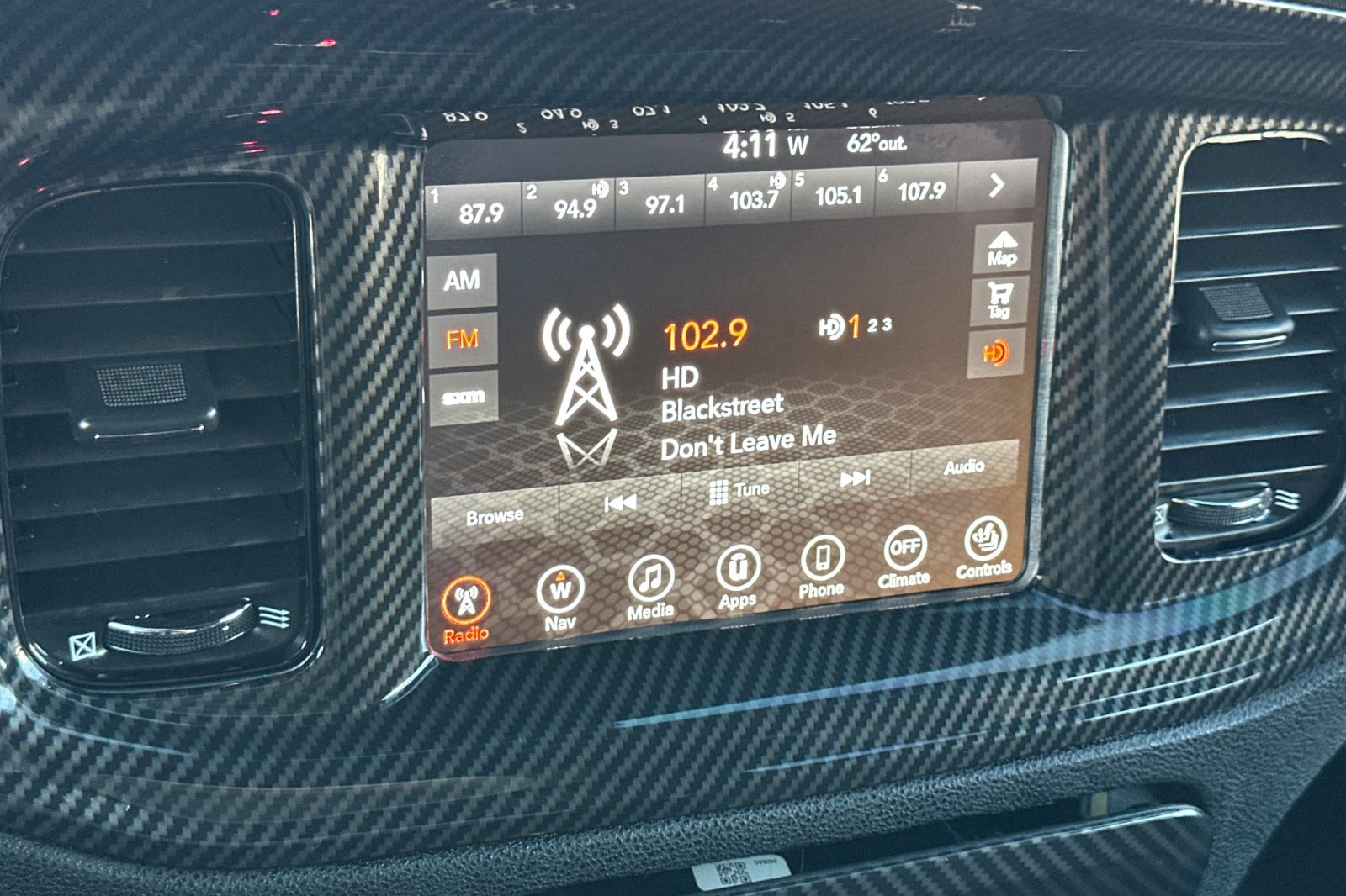 Used 2017 Dodge Charger R/T image 25