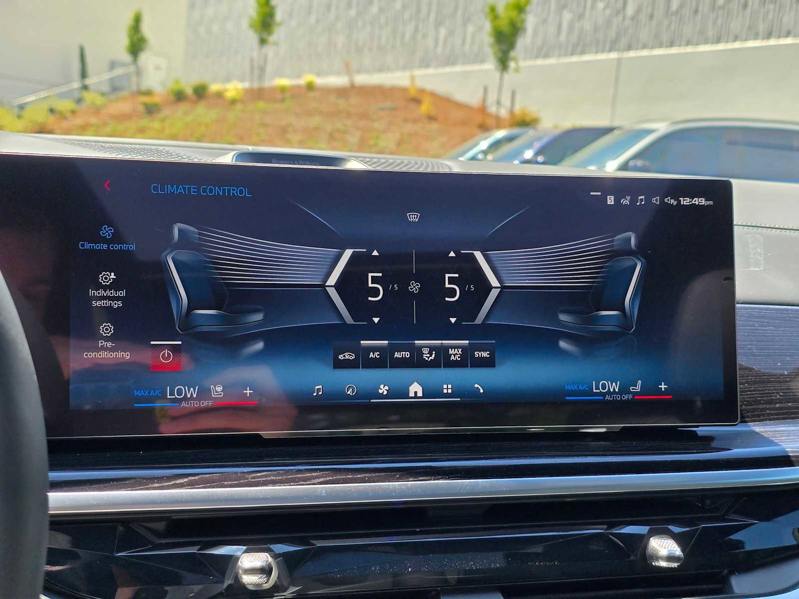 New 2026 BMW X7 M60i image 27
