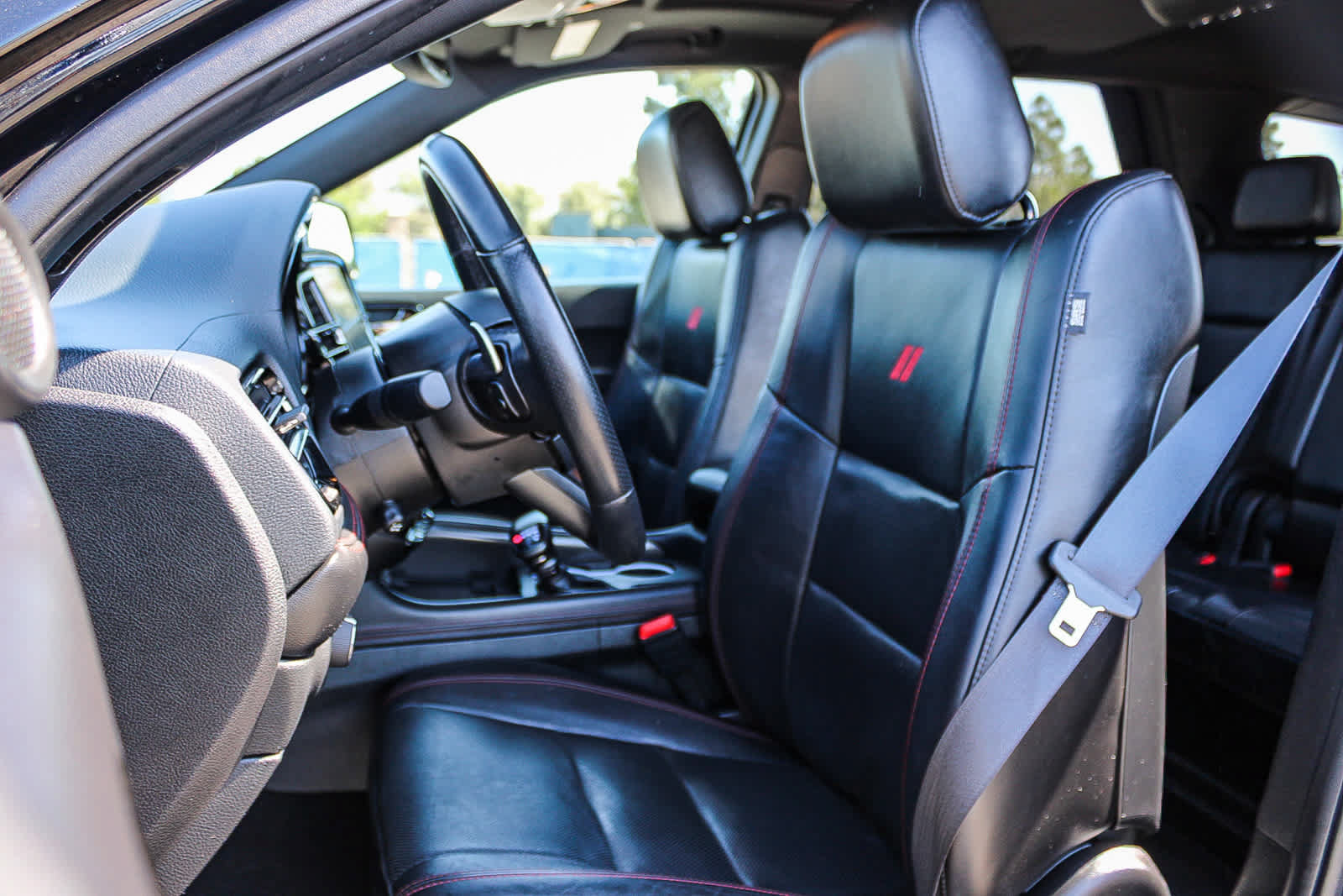 Used 2025 Dodge Durango GT AWD/4WD image 17