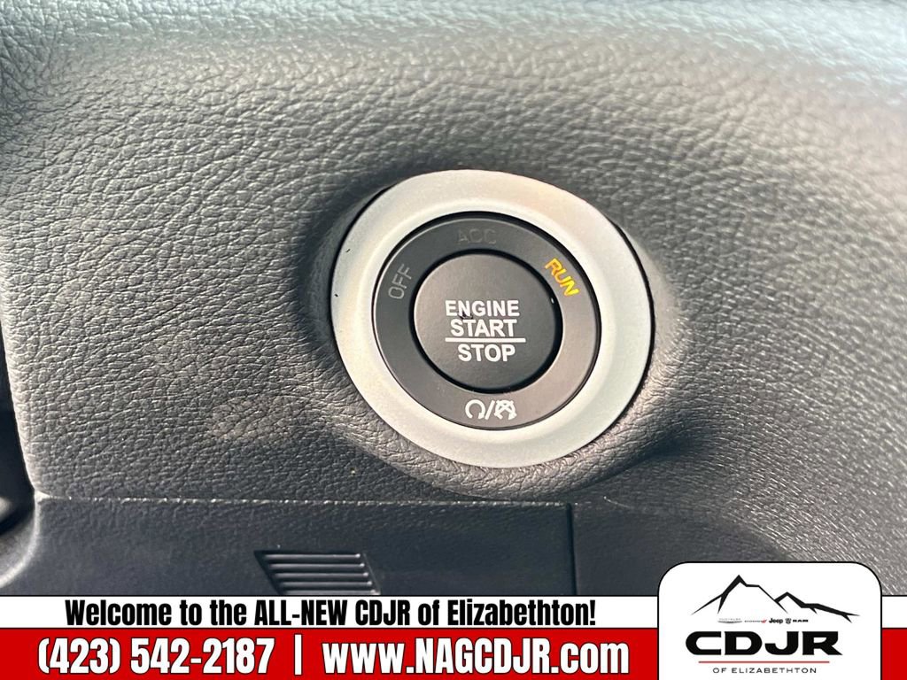 New 2026 Chrysler Pacifica Select image 28