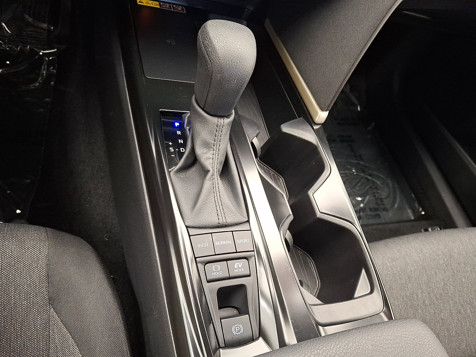 Used 2026 Toyota Camry LE FWD image 4