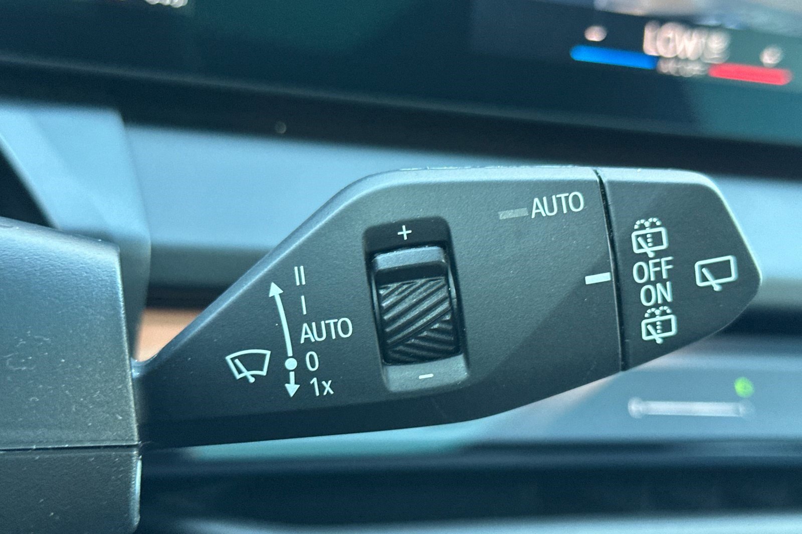 Used 2025 BMW X3 xDrive30i w/ Premium Package image 34