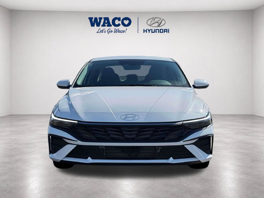 Used 2026 Hyundai Elantra Hybrid FWD image 2
