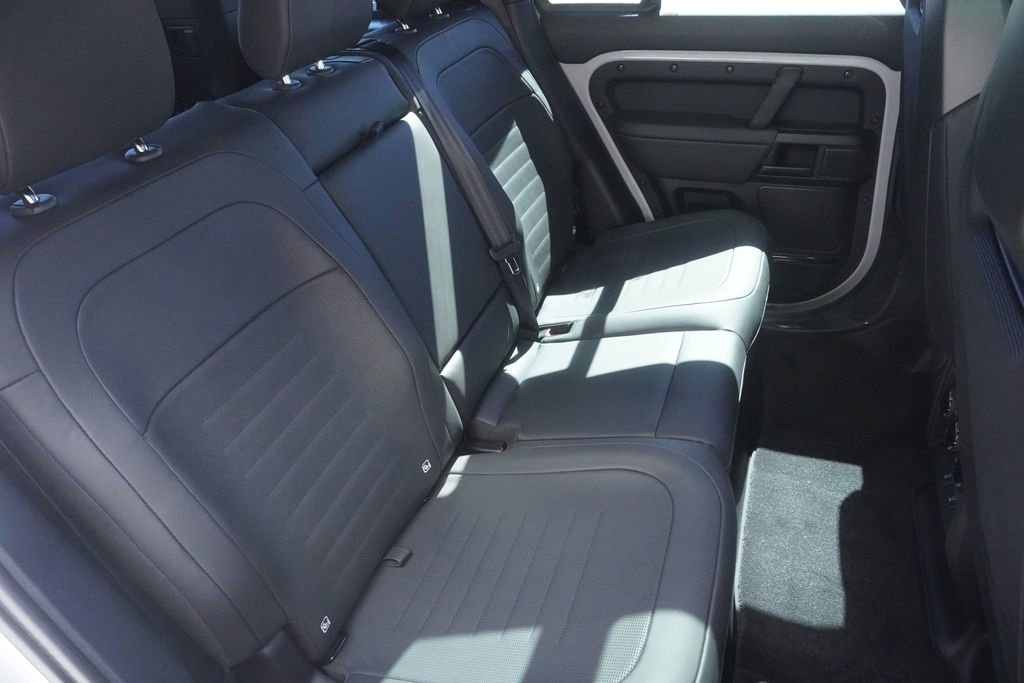 New 2026 Land Rover Defender 110 OCTA image 28