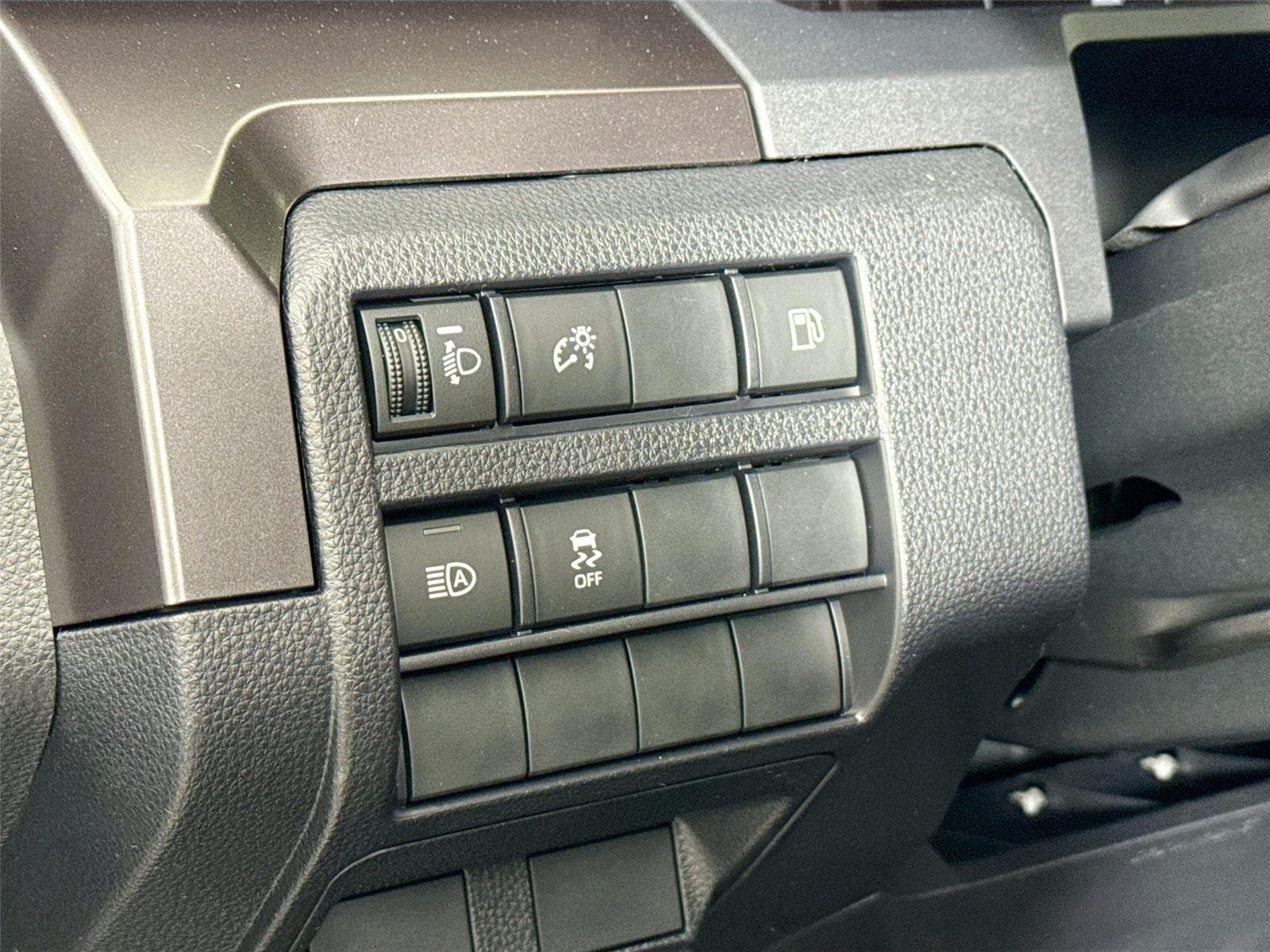 New 2026 Toyota 4Runner SR5 AWD/4WD image 17