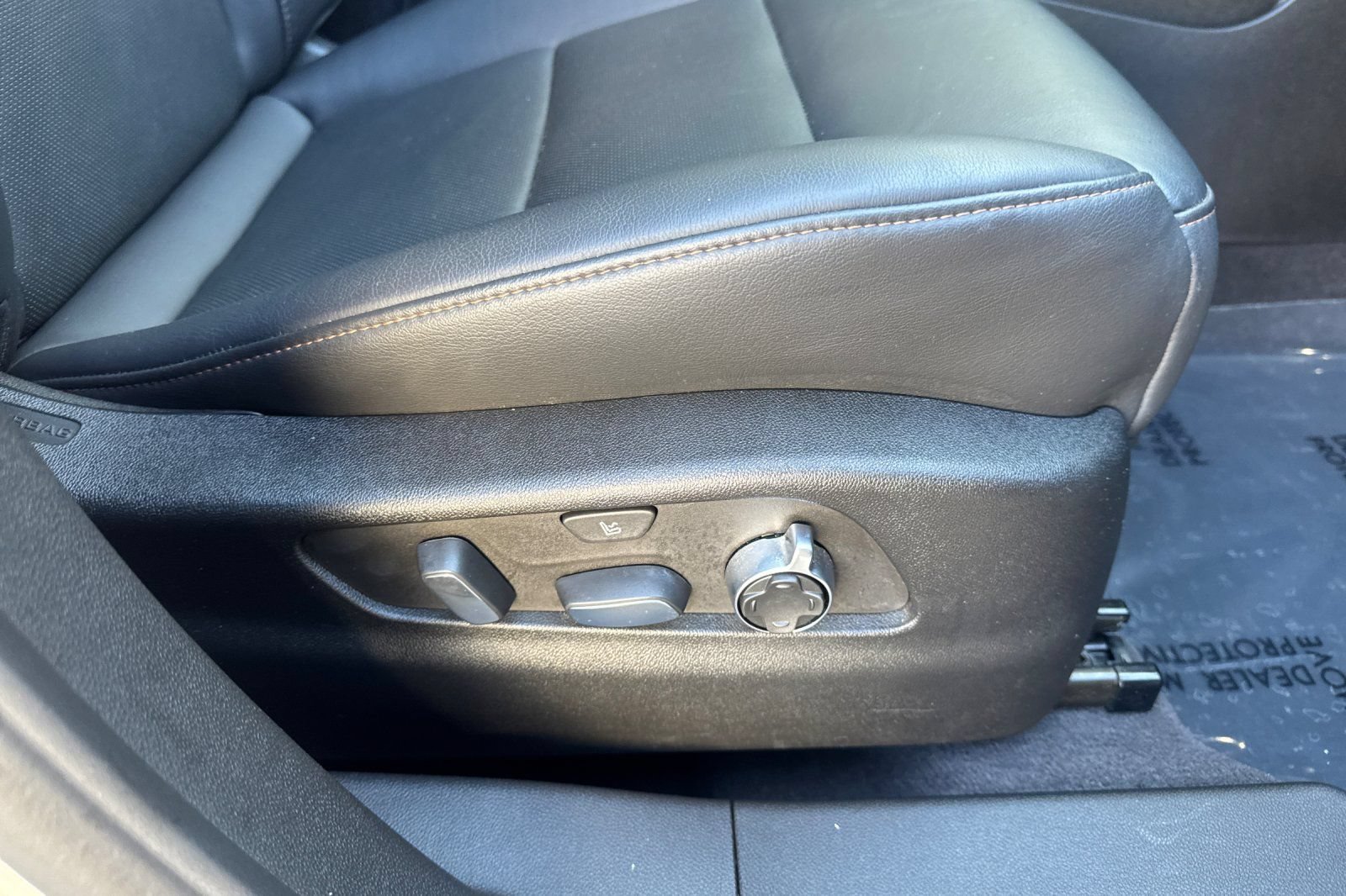 Used 2022 Cadillac XT4 Sport AWD/4WD image 23