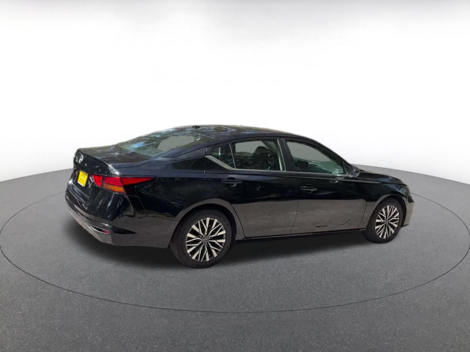 Used 2026 Nissan Altima 2.5 SV FWD image 13