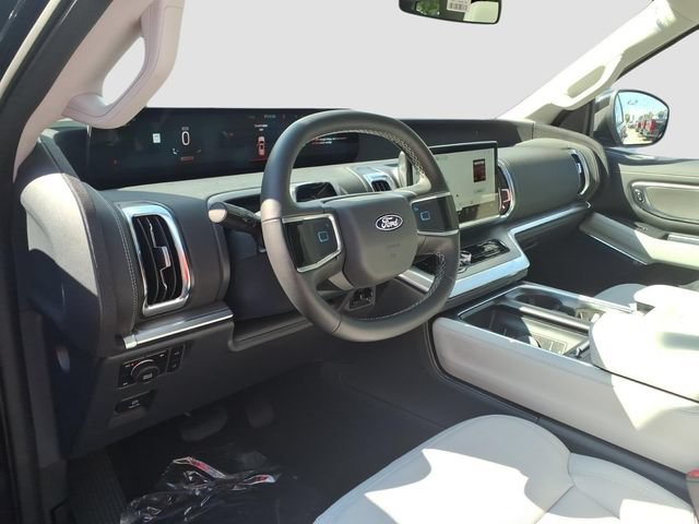 New 2027 Ford Expedition Platinum AWD/4WD image 4