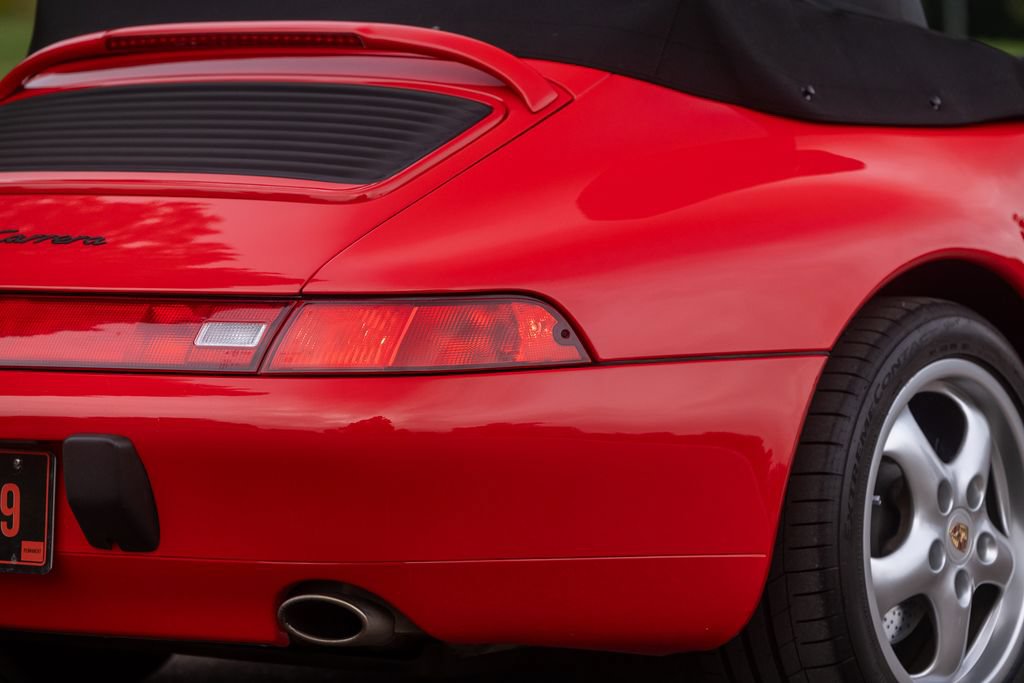 Used 1995 Porsche 911 Carrera RWD image 60