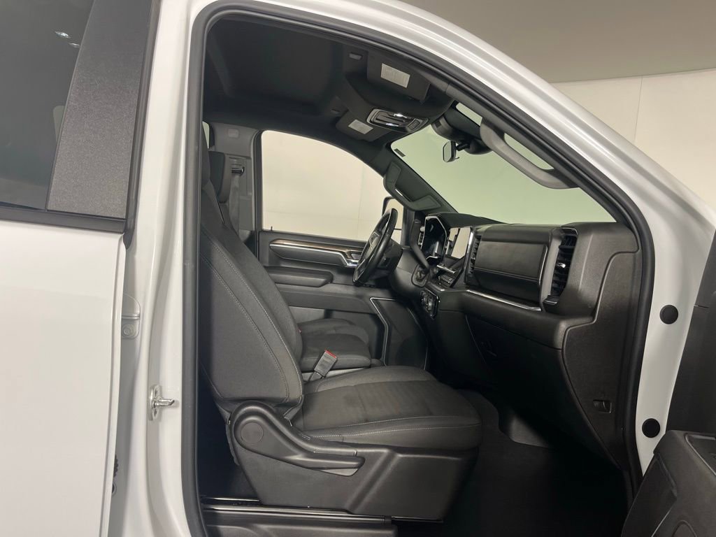 Used 2025 Chevrolet Silverado 2500 LT w/ Convenience Package AWD/4WD image 30