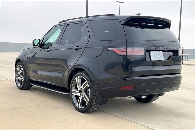 New 2026 Land Rover Discovery Dynamic SE image 3