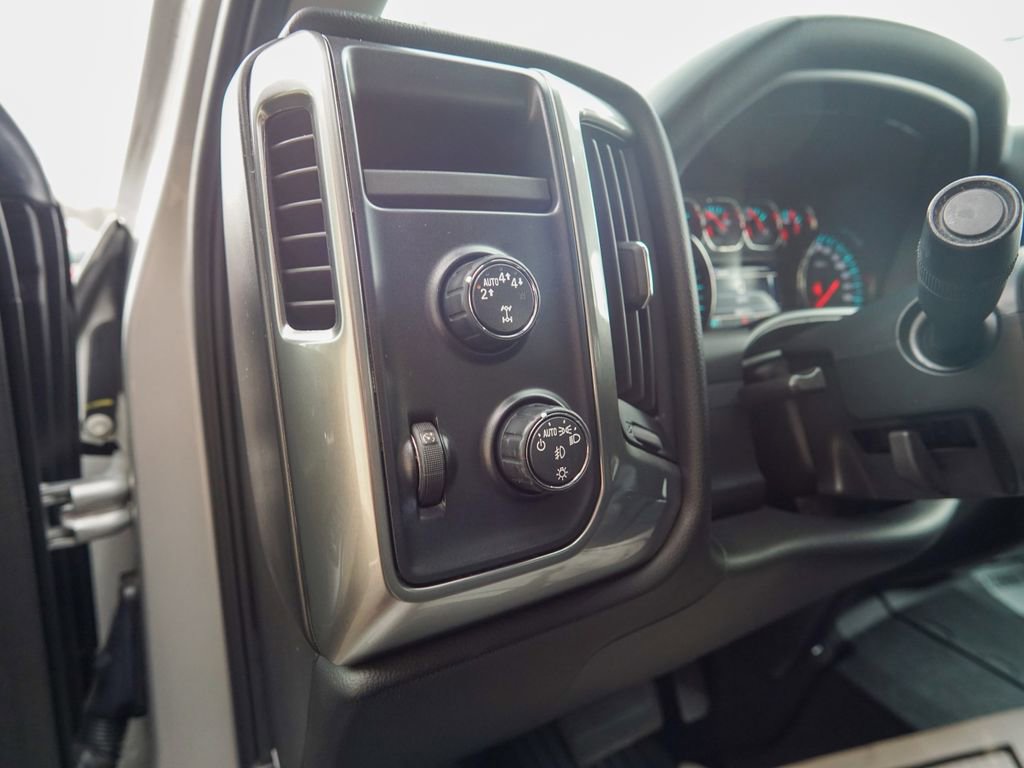 Used 2018 Chevrolet Silverado 1500 LT w/ Texas Edition image 17