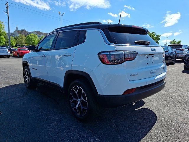 Certified 2024 Jeep Compass Limited AWD/4WD image 4